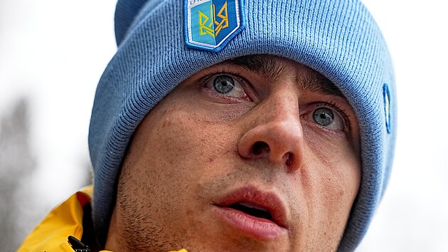 Skeletonista Vladyslav Heraskevyč se nezúčastní olympijského závodu. Mezinárodní olympijský výbor mu odebral akreditaci, tím pádem Ukrajinec nemůže nastoupit. (12. února 2026)
Důvod? Motivy na helmě s portréty ukrajinských sportovců zavražděných ve válce proti ruskému agresorovi. „Moc jsme si přáli, aby pan Heraskevyč nastoupil, jenže jeho přilba nesplňuje předpisy,“ sdělila Kristy Coventryová, šéfka MOV.