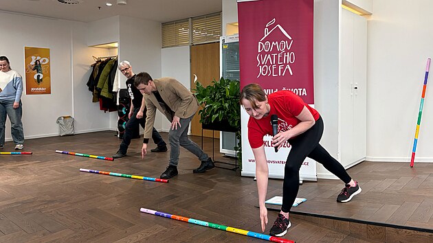 Odborníci představili novou cvičební pomůcku tyč KOMMO, která dokáže propojit mozek a tělo s využitím principů neurorehabilitace. (11. února 2026)