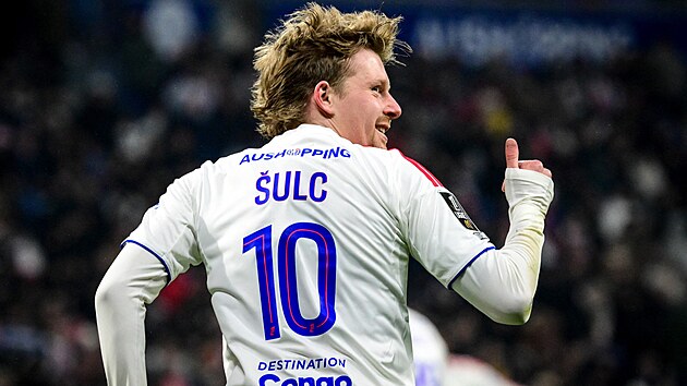 Pavel Šulc z Lyonu v utkání francouzské ligy proti Nice