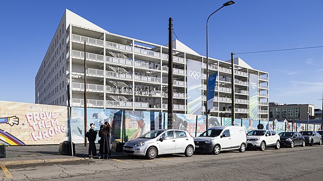 Olympijská vesnice pro sportovce v Miláně byla navržená architekty Skidmore, Owings a Merrill tak, aby po skončení her splňovala konkrétní potřebu: nedostatek studentského bydlení. (29. ledna 2026)