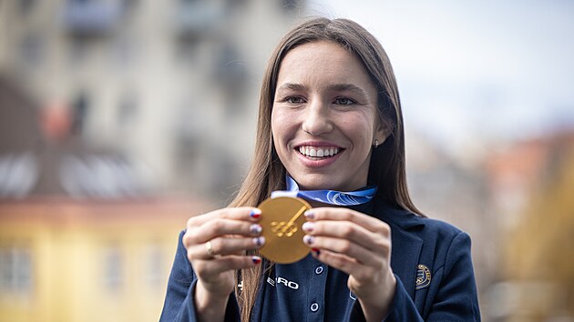 Olympijská vítězka Zuzana Maděrová na Krajském úřadu Libereckého kraje. (12. února 2026)