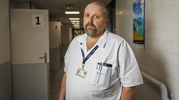 Šestapadesátiletý Ivo Rovný vedl Fakultní nemocnici Brno od května 2022 do začátku letošního února. Nyní v zařízení zůstává jako lékař. „Nemám ambici tohle zaměstnání měnit,“ říká. (únor 2026)