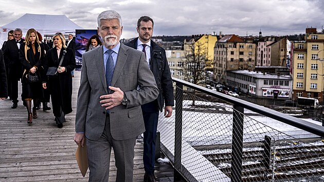 Prezident Petr Pavel s manželkou Evou Pavlovou během své návštěvy Prahy navštívili vlakové nádraží Bubny, kde jim byl představen plán realizace Vltavské filharmonie. (17. února 2026)