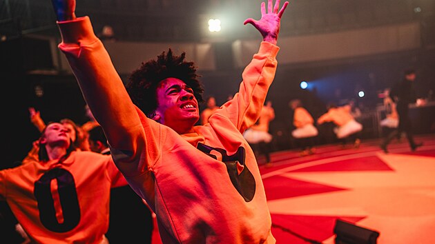 Divadelní představení HUMAN ZOO – Gospelová Anarchie v Nové Spirále pražského Výstaviště.