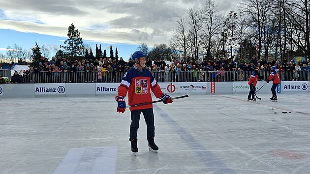 Prezident Petr Pavel si na olympijském festivalu zahrál také hokej. (11. února 2026)