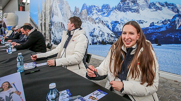 Čeští curleři Julie Zelingrová a Vít Chabičovský, osmí na ZOH v Miláně, přijeli v pátek na českobudějovický olympijský festival. (13. února 2026)