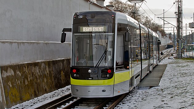 Škoda Group představila v Plzni první z deseti tramvají 49T Forcity Classic pro severoitalské Bergamo. (16. února 2026)