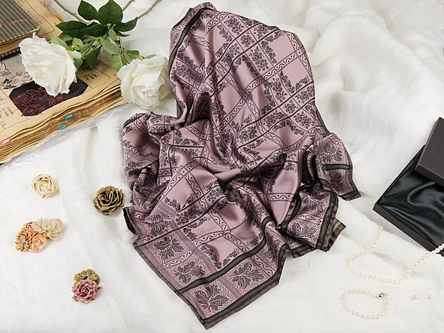 Šátek ze 100% hedvábí