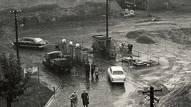 Po válce vznikla nová benzinová čerpací stanice na náměstí Minoritů (tehdy Dr. Karla Marxe) naproti kostelu minoritů. Její provoz byl ukončen na konci 60. let 20. století poté, co byla 7. 2. 1967 zprovozněna nová, tehdy velmi moderní, benzinka v Opavské ulici fungující dodnes.