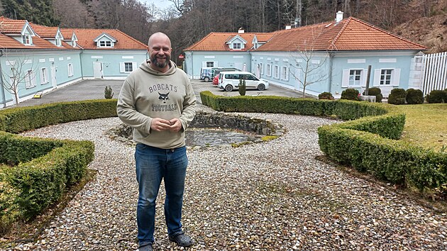 Milan Studnička upravuje Tereziiny lázničky na pobyty pro klienty projektu Dovychovat. (27. února 2026)