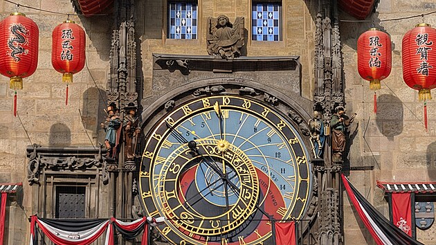 Pražský orloj na Staroměstské radnici v AI reimaginaci Prahy k podpoře reality show Asia Express