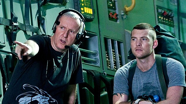 Režisér James Cameron a herec Sam Worthington při natáčení sci-fi Avatar