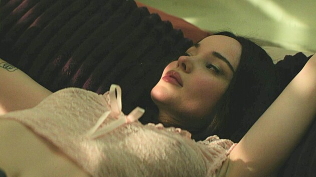 Dove Cameron v seriálu 56 dní (2026)