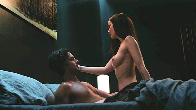 Dove Cameron a Avan Jogia v seriálu 56 dní (2026)