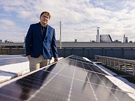 Roboti spolupracující s lidmi a elektromobily jako pojízdné baterie