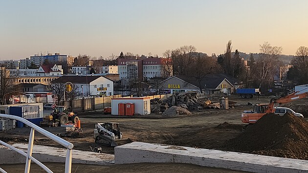 Už tak komplikovanou dopravn&iacute; situaci nezlep&scaron;&iacute; ani otevřen&iacute; nov&eacute;ho n&aacute;kupn&iacute;ho centra. (6. března 2026)