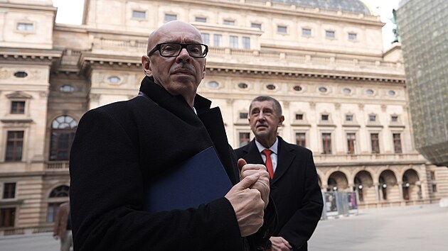 N&aacute;rodn&iacute; divadlo (ND) v Praze zahajuje gener&aacute;ln&iacute; rekonstrukci Nov&eacute; sc&eacute;ny. Vyklizenou budovu si před před&aacute;n&iacute;m staveni&scaron;tě za doprovodu gener&aacute;ln&iacute;ho ředitele ND Jana Buriana při&scaron;el prohl&eacute;dnout předseda vl&aacute;dy Andrej Babi&scaron; a ministr kultury Oto Klemp&iacute;ř. (24. března 2026)