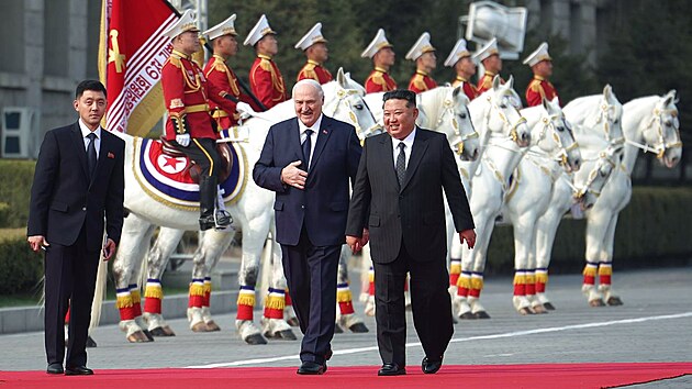 Běloruský vůdce Alexandr Lukašenko se při návštěvě Severní Koreje mimo jiné setkal se severokorejským vůdcem Kim Čong-unem. (25. března 2026)