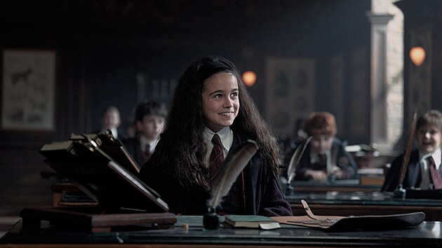 Arabella Stanton jako Hermiona Grangerová v seriálu Harry Potter a Kámen mudrců