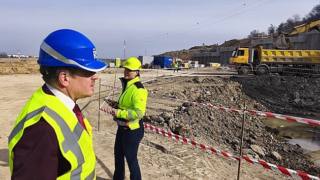 Ředitelstv&iacute; silnic a d&aacute;lnic ozn&aacute;milo, že kvůli složit&yacute;m geologick&yacute;m podm&iacute;nk&aacute;m nestihne zprovoznit tunel Homole do konce roku, jak původně pl&aacute;novalo. (24. března 2026)