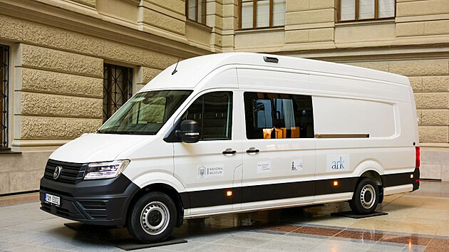 Mobiln&iacute; digitalizačn&iacute; stanice 
Archa III, kter&aacute; m&aacute; pomoci ve v&aacute;lkou zasažen&yacute;ch oblastech na Ukrajině se z&aacute;chranou kulturn&iacute;ho dědictv&iacute;, byla představena  v budově N&aacute;rodn&iacute;ho muzea, 24. března 2026, Praha.