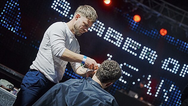 Radim Geberth zv&iacute;tězil v prestižn&iacute; česko-slovensk&eacute; soutěži Barber of the Year 2025.
