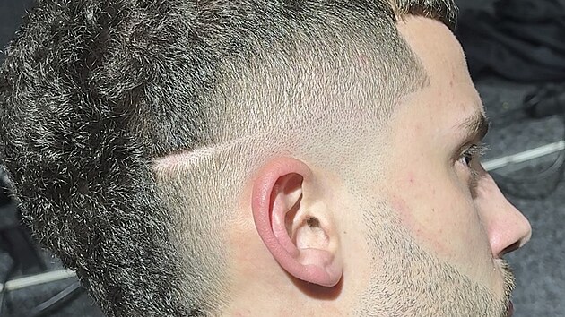 Radim Geberth zv&iacute;tězil v prestižn&iacute; česko-slovensk&eacute; soutěži Barber of the Year 2025.