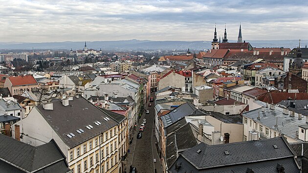 Pohled na Ostružnickou ulici v centru Olomouce. V roce 2026 se dočk&aacute; rekonstrukce.