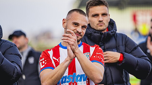 Univerz&aacute;l Denis Granečn&yacute; aktu&aacute;lně na děkovačk&aacute;ch působ&iacute; velmi vděčně. Zaž&iacute;v&aacute; zřejmě nejlep&scaron;&iacute; obdob&iacute; ve Zbrojovce Brno. (duben 2026)