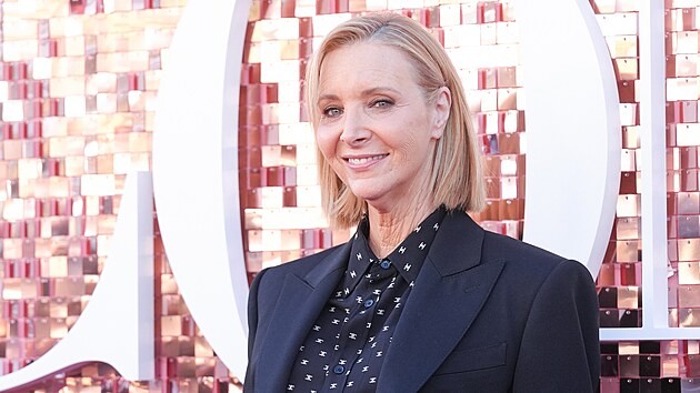 Lisa Kudrowov&aacute; v Los Angeles na premi&eacute;ře třet&iacute; řady seri&aacute;lu N&aacute;vrat na v&yacute;slun&iacute; (19. března 2026)