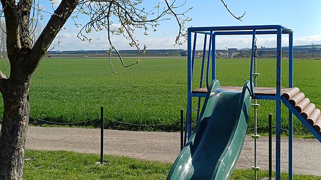 Lid&eacute; z Bochoře na Přerovsku upozorňuj&iacute; na nepř&iacute;jemn&yacute; hluk z ned&aacute;vno otevřen&eacute;ho &uacute;seku d&aacute;lnice D1.