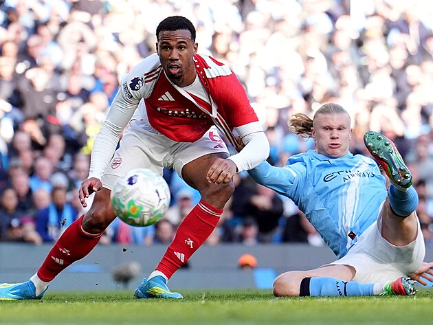 Útočník Erling Haaland z Manchesteru City střílí vítězný gól v utkání proti...