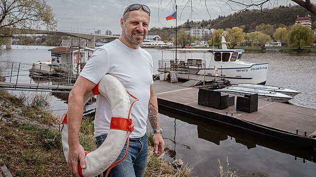 Jiř&iacute; Knap provozoval Josef&iacute;nu, tedy př&iacute;voz mezi Lihovarem a Zl&iacute;chovem t&eacute;měř dvacet let. (14. dubna 2026)
