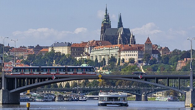 &Scaron;tef&aacute;nikův most, Praha
