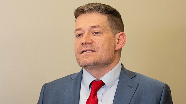 Patrik Nacher (ANO) na mimořádné schůzi Poslanecké sněmovny, kterou opozice svolala k projednání růstu cen pohonných hmot, rizika inflace a budoucnosti veřejnoprávních médií. (16. dubna 2026)