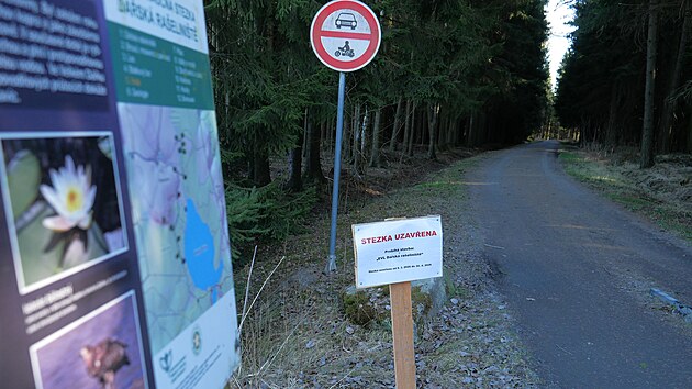 Stezka vedouc&iacute; N&aacute;rodn&iacute; př&iacute;rodn&iacute; rezervac&iacute; D&aacute;řko je je&scaron;tě do konce dubna uzavřena.