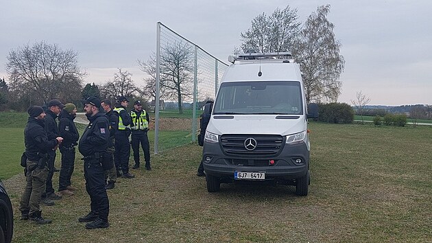 Pelhřimov&scaron;t&iacute; policist&eacute; věnovali maxim&aacute;ln&iacute; &uacute;sil&iacute; s c&iacute;lem nal&eacute;zt 14letou d&iacute;vku. (14. dubna 2026)