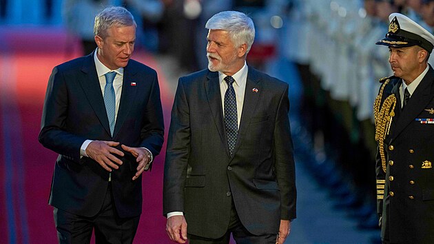Český prezident Petr Pavel hovoří s chilským prezidentem Josém Antoniem Kastem (vlevo) v paláci La Moneda v Santiagu de Chile. (16. dubna 2026)