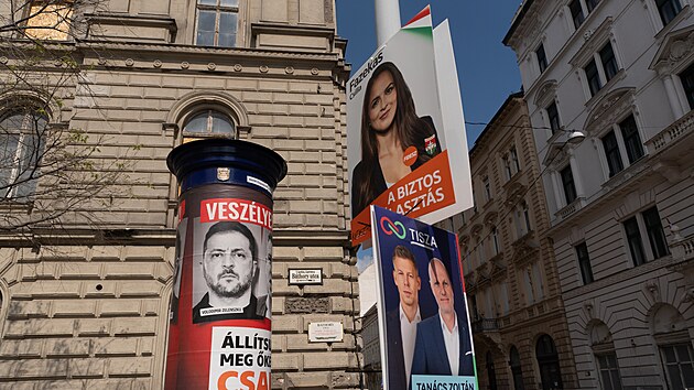 Billboardy a plakáty v Maďarsku před očekávanými parlamentními volbami (11. dubna 2026)