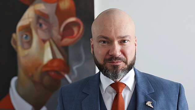 Ředitel Jan&aacute;čkovy filharmonie a &scaron;&eacute;f stejnojmenn&eacute;ho festivalu Jan Žemla je tak&eacute; milovn&iacute;kem a sběratelem v&yacute;tvarn&eacute;ho uměn&iacute;. V kancel&aacute;ři m&aacute; vedle dal&scaron;&iacute;ch děl i obraz Havelod Adama &Scaron;techa. (10. dubna 2026)