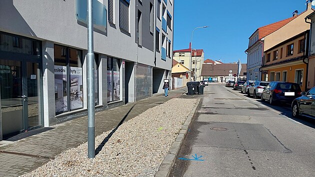 Nezn&aacute;m&yacute; pachatel či pachatel&eacute; vylili beton do kan&aacute;lu u domu v Chelčick&eacute;ho ulici v Česk&yacute;ch Budějovic&iacute;ch. (14. dubna 2026)