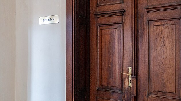 Krajsk&yacute; soud v Brně pokračuje v projedn&aacute;v&aacute;n&iacute; př&iacute;padu pokusu zap&aacute;len&iacute; synagogy. Jedn&aacute;n&iacute; prob&iacute;h&aacute; za zavřen&yacute;mi dveřmi, protože obžalovan&yacute; se někter&yacute;ch činů dopustil jako mladistv&yacute;. (10. dubna 2026)