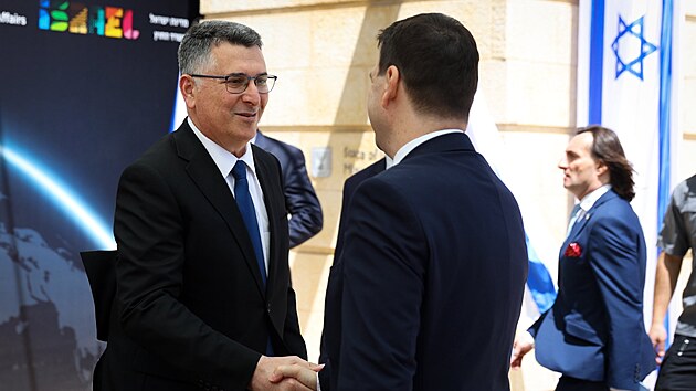 Česk&yacute; ministr zahranič&iacute; Petr Macinka se setkal se sv&yacute;m izraelsk&yacute;ch protěj&scaron;kem Gideonem Sa&rsquo;arem. (14. dubna 2026)