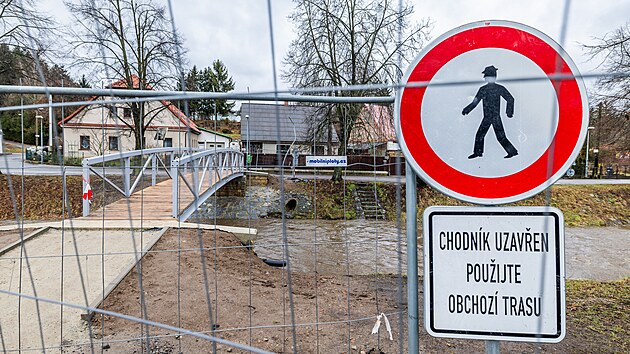 Stavba nov&eacute; l&aacute;vky přes řeku Kněžnou v Rychnově nad Kněžnou.
