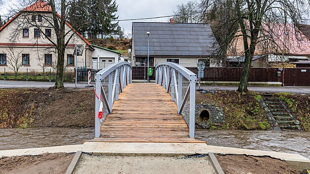Stavba nov&eacute; l&aacute;vky přes řeku Kněžnou v Rychnově nad Kněžnou.