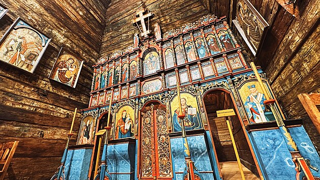 Interi&eacute;r kostela sv. Mikul&aacute;&scaron;e v Hradci Kr&aacute;lov&eacute;
