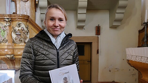 Starostka Lanžova Martina Majoro&scaron;ov&aacute; se snaž&iacute; přispět k z&aacute;chraně kostela, věnuje na ni v&yacute;těžek z prodeje sv&eacute; b&aacute;snick&eacute; sb&iacute;rky.