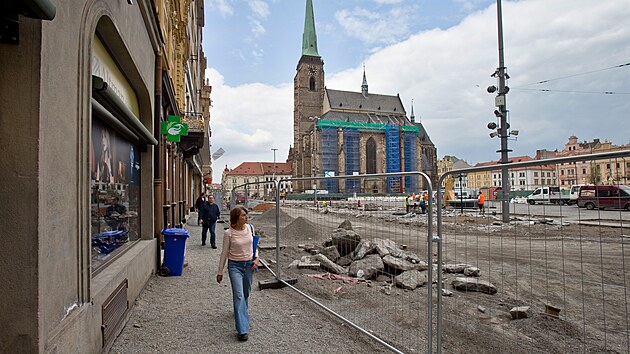 Po rekonstrukci n&aacute;měst&iacute; na něm ubyde aut a možnost&iacute; parkov&aacute;n&iacute;. (16. dubna 2026)