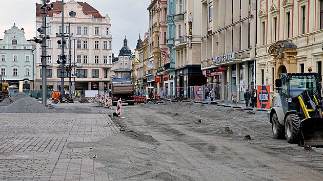 Po rekonstrukci n&aacute;měst&iacute; na něm ubyde aut a možnost&iacute; parkov&aacute;n&iacute;. (16. dubna 2026)