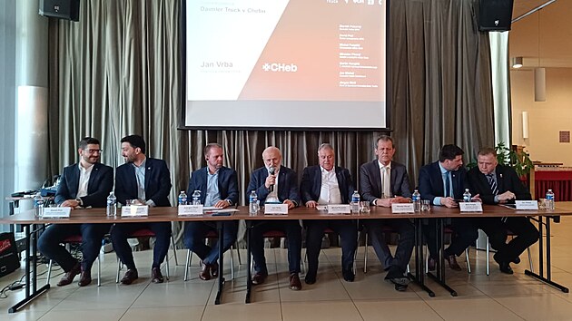 Tiskov&aacute; konference společnosti Daimler Truck, kter&aacute; bude v Chebu vyr&aacute;bět n&aacute;kladn&iacute; automobily (17. dubna 2026)